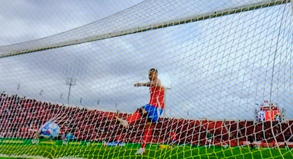 Derrota Amarga y el Gol Solitario de Vargas 