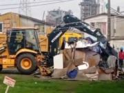 Terror bajo los escombros: hallan cuerpo envuelto en nylon durante demolición en Hualpén