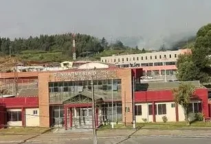 Balazos en el acceso a la ex Cárcel El Manzano: riña entre visitantes deja un herido