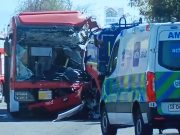 Tragedia en Pudahuel: bus circulaba contra el tránsito y choca de frente con camión aljibe, deja un fallecido y varios heridos graves