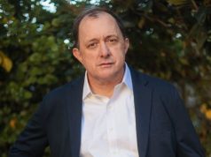 “Parecen edificios de 40 años”: dura arremetida del ministro Poduje por grave deterioro en departamentos sociales de Concepción