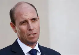 Arrau Borra la Herencia y Reordena el Ministerio en Plena Crisis