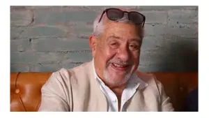 Se Apaga una Voz Inmortal: El Adiós a Julio Jung, Gigante del Teatro Chileno