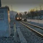 "Segundos de Terror en la Línea Férrea: Violento Impacto entre Biotren y Automóvil Deja Dos Lesionados en San Pedro de la Paz"